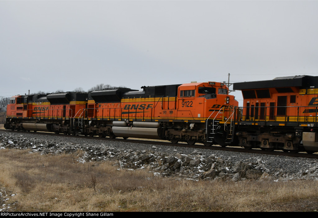 BNSF 9122 Roster shot.